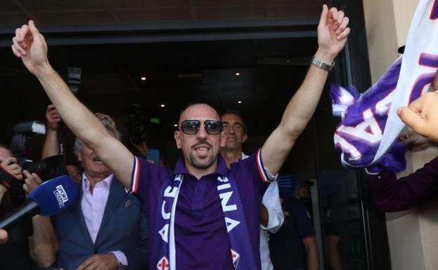 Ribéry encuentra acomodo en la Fiorentina mientras otros ilustres buscan destino