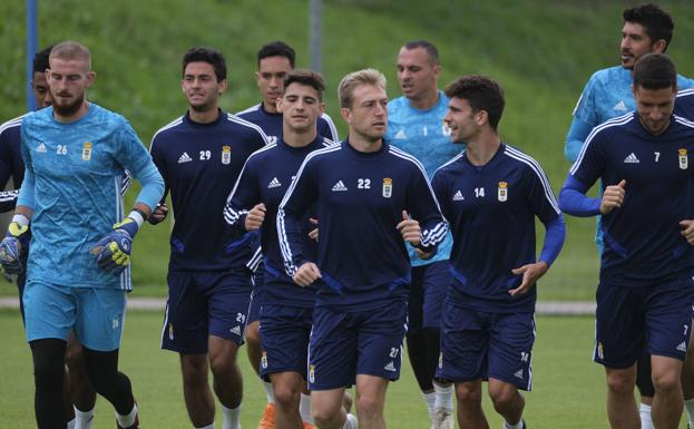 Real Oviedo | Egea convoca a todos los disponibles para el debut en casa