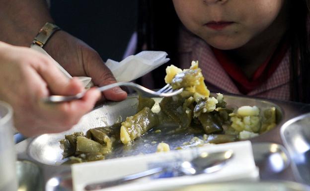 El servicio de comedor escolar en Gijón costará un 39% más por alumno al mes