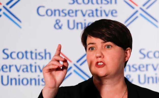 Primeras dimisiones entre los conservadores británicos a causa del cierre del Parlamento por Johnson