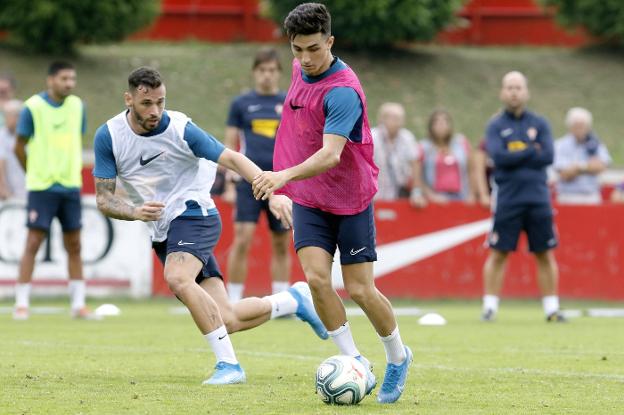 Sporting | Manu García busca su sitio