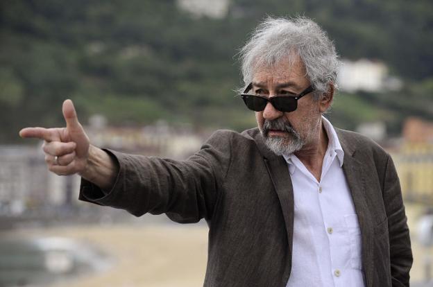 «Recogería firmas contra el verano»