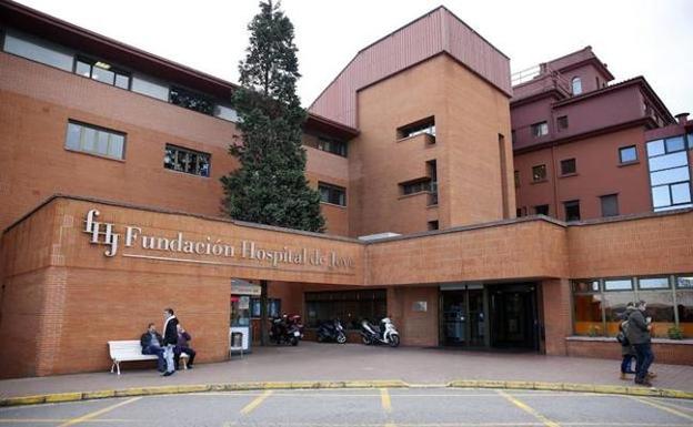 La falta de médicos lleva al Hospital de Jove a buscar urólogos fuera de España