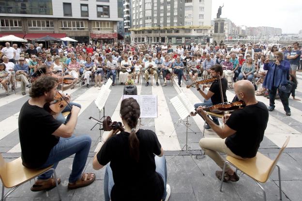 La música clásica se reivindica con Mozart y sin amplificadores