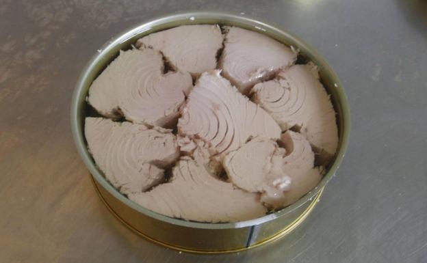 Alerta sanitaria en Asturias por un brote de botulismo en el atún en aceite en conserva