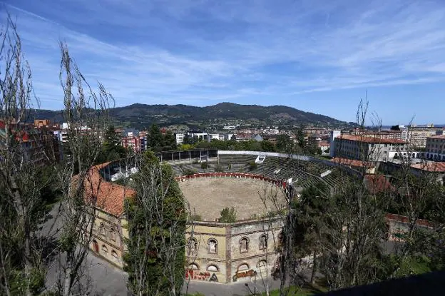 La plaza de toros de Buenavista, clausurada hace una década. / P. L.