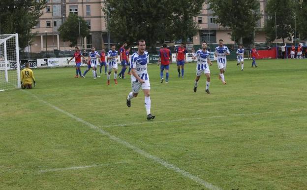 El Real Avilés vuelve a quedarse a medias