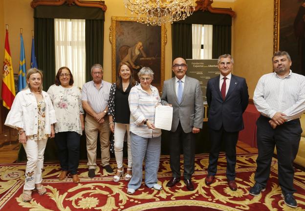 Adansi y la asociación vecinal ocuparán en un año las escuelas de Castiello