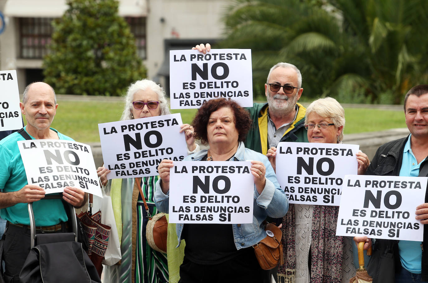 Protesta de los acusados de desórdenes públicos en el Hotel Reconquista