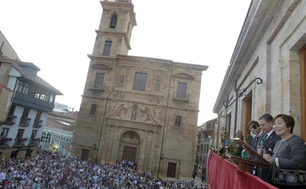 San Mateo en Oviedo | Yayoy Kawamura defiende unas fiestas de San Mateo en las que «no caben las manadas»