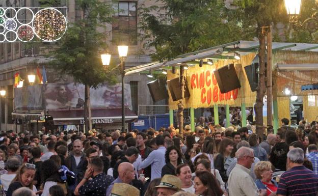 San Mateo | Los chiringuitos notan «menos gente» y piden el regreso de los conciertos a la Catedral