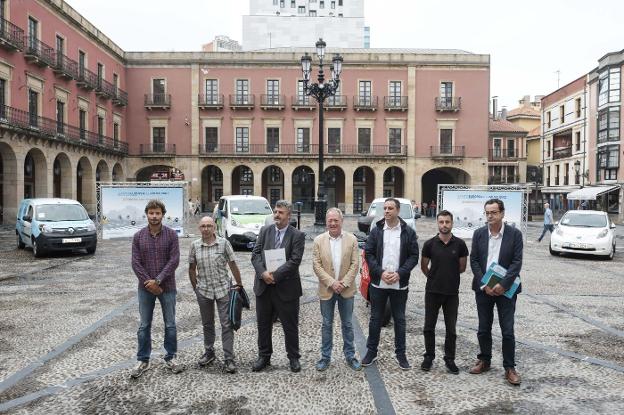 La Oficina de Movilidad de Gijón plantea «repensar» el Muro, la Costa, Manuel Llaneza y Pablo Iglesias