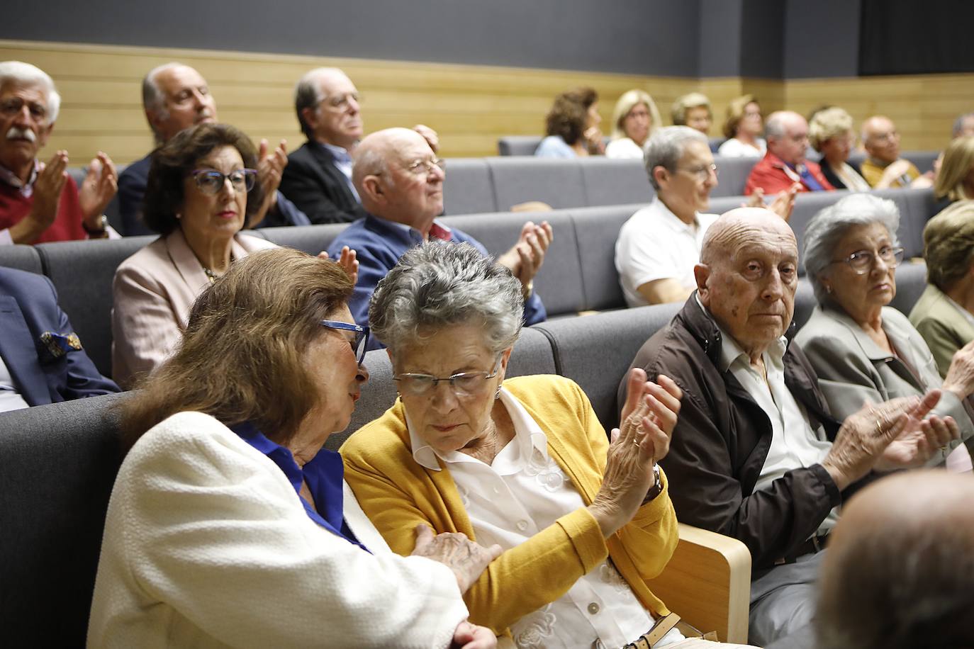El Ateneo Jovellanos rinde homenaje a su eterno presidente