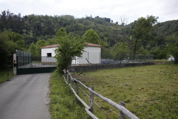 San Martín comprará agua del Raigosu a Langreo para ahorrar 170.000 euros al año