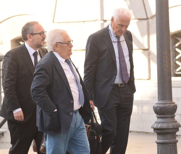 Rexach y Díaz Rato aseguran que los técnicos y abogados de Fomento avalaron el sobrecoste de El Musel