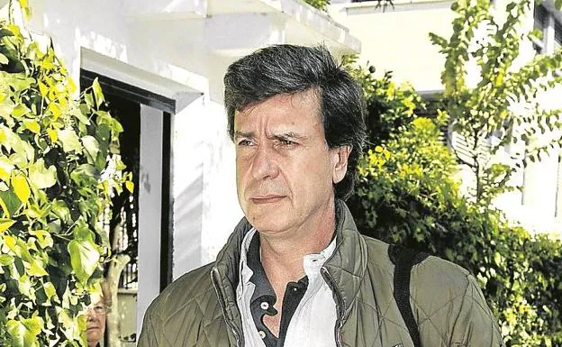 Cayetano Martínez de Irujo, operado de urgencia