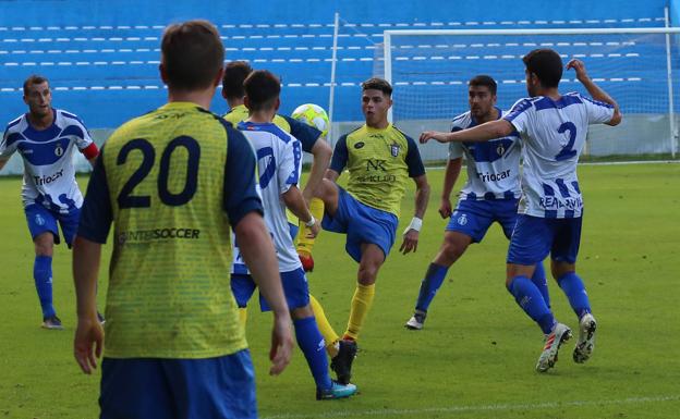 Borja Granda evita la derrota del Avilés ante el San Martín (2-2)