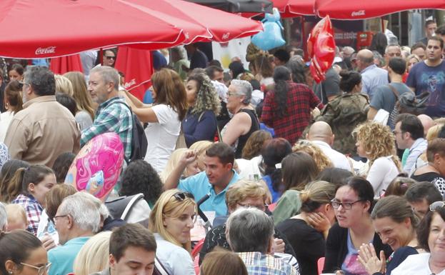 La SOF repartirá hoy 4.000 bollos entre sus socios