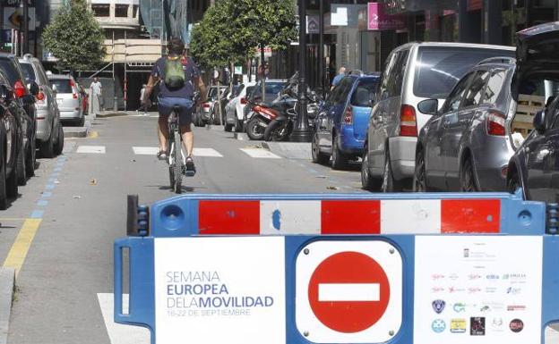 Las bicicletas dan el relevo al coche en Gijón