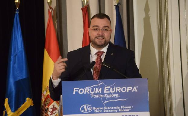 Barbón carga en Madrid contra la política fiscal de Ayuso y pide la «armonización impositiva» entre comunidades