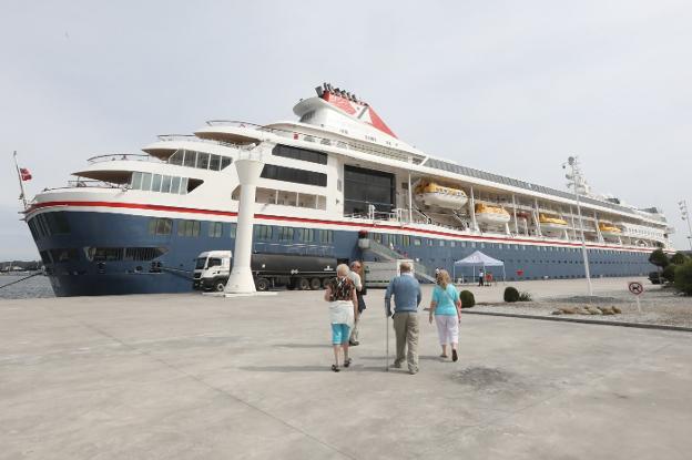 750 cruceristas llegan hoy de Vigo a bordo del 'Braemar'