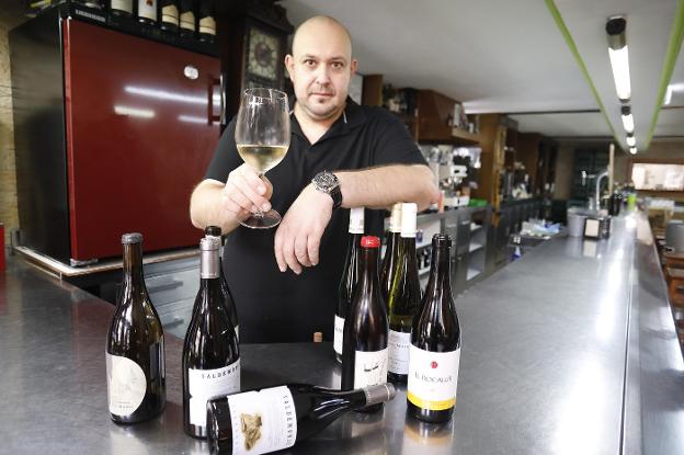 Felipe Ferreiro: «Hay que potenciar el consumo de los vinos de Asturias con nuestros platos»