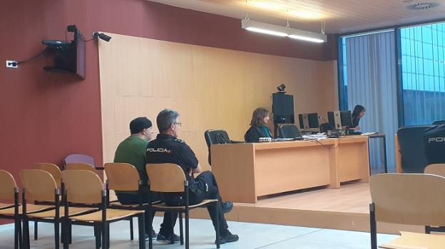 Cinco años en el psiquiátrico para el hombre atacó a una desconocida junto al Piles