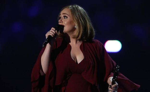 Adele recupera el amor medio año después con el rapero Skepta