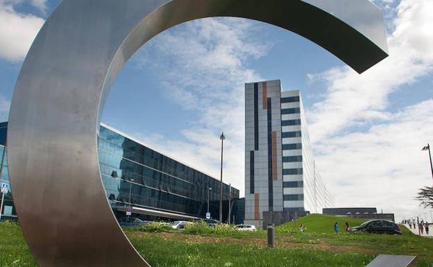 El niño atropellado en Nava abandonará la UVI en la próximas horas