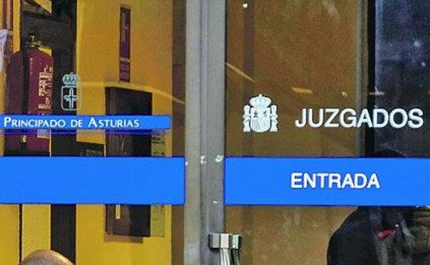 Piden una multa de mil euros para el acusado del atropello mortal a una mujer en Langreo