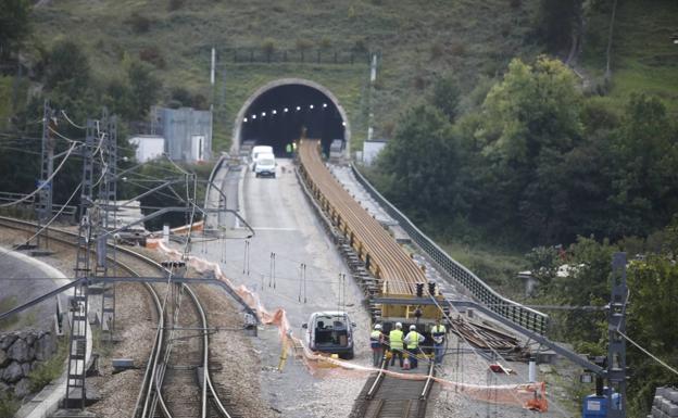 Fomento licita la catenaria de la variante de Pajares por más de 17 millones