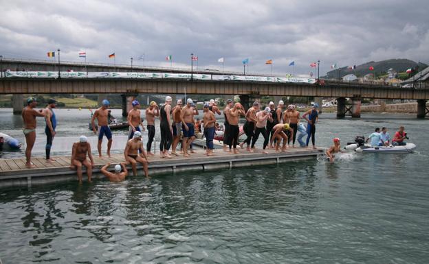 La Federación Española de Natación premia al Descenso de Navia