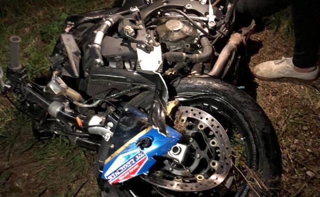 Fallece un joven tras chocar con su moto contra un coche en la N-632 en Villaviciosa