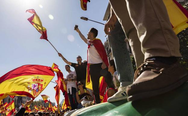 Sociedad Civil Catalana avisa con una «ola» de movilizaciones para contrarrestar el tsunami independentista