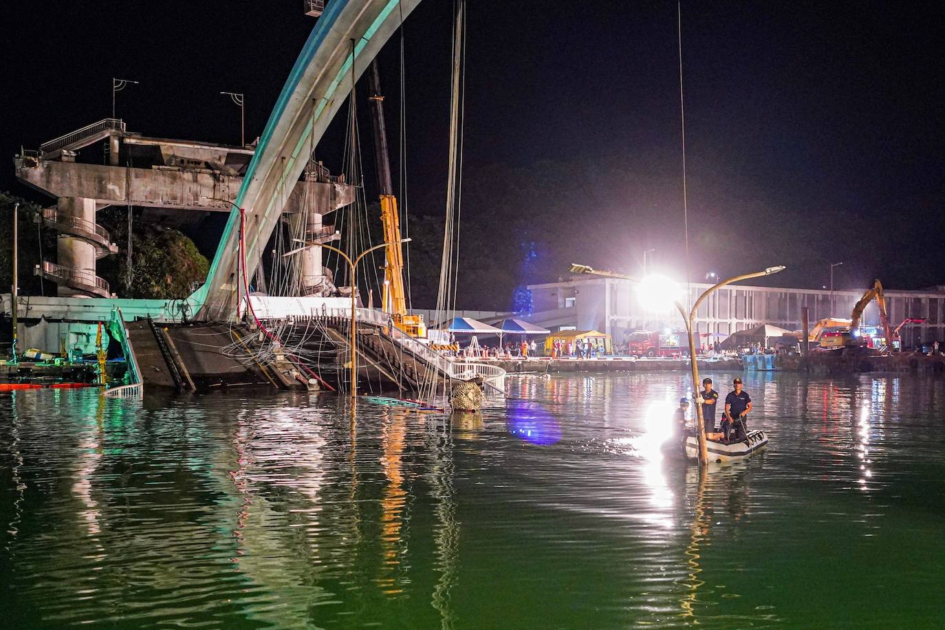 Caos en Taiwán al derrumbarse un puente