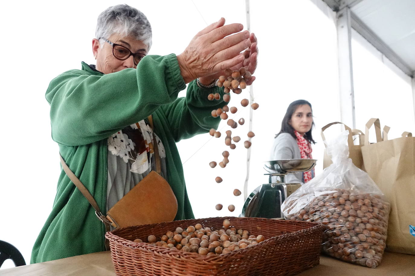 El Festival de la Avellana de Piloña cumple con la tradición