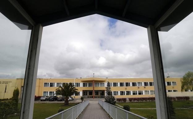 Un preso se enfrenta a 6 años y 9 meses de prisión por traficar con droga en la cárcel de Asturias