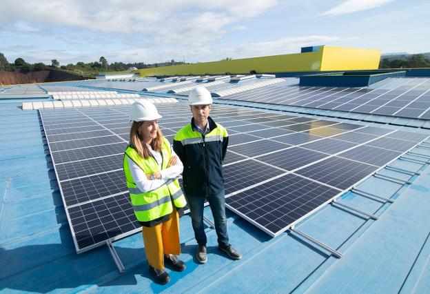 Alimerka reduce la emisión de CO2 en mil toneladas con la mayor planta solar de Asturias