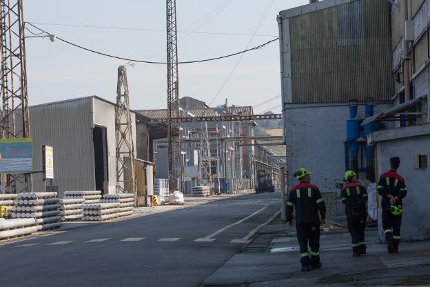 El comité de Alu Iberia acusa al PSOE de «no hacer suficiente por la continuidad de la industria»