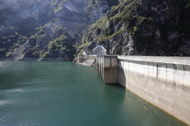 Las reservas de agua en Asturias registran el nivel más bajo de los últimos veinte años