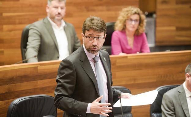 El Principado valora el aplazamiento del ERE de Vesuvius y la propuesta de un proyecto de reindustrialización