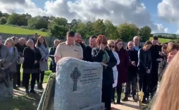 Un hombre gasta una divertida broma a los asistentes a su funeral