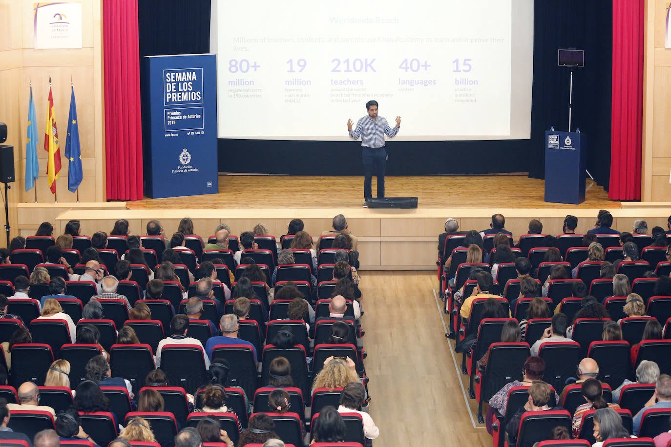 Premio Princesa de Asturias de Cooperación Internacional | Salman Khan imparte una charla a padres con ganas de saber