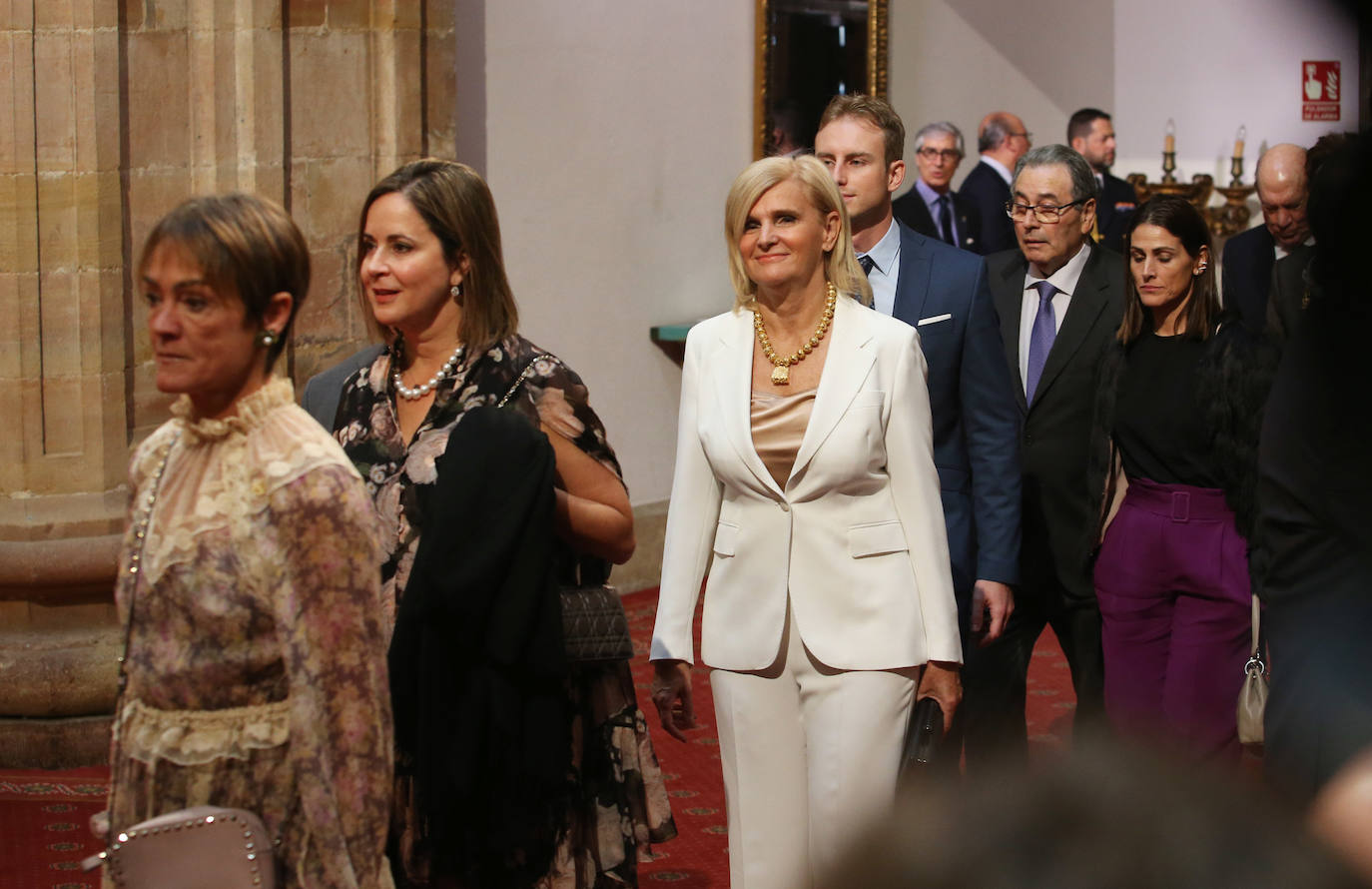 Doña Leonor entrega las insignias a los premiados