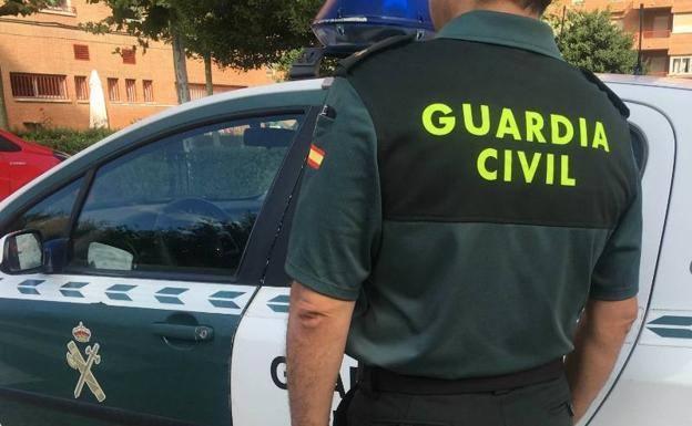 Cuatro meses de cárcel por agredir al comandante de la Guardia Civil de Cancienes, en Corvera
