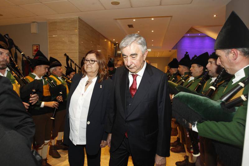 Synergy galardona a Pedro Sabando