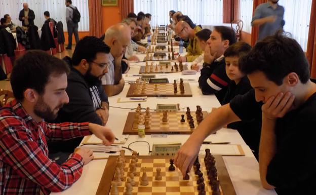 Enrique Álvarez hizo tablas con Pelayo Quirós en el campeonato de ajedrez