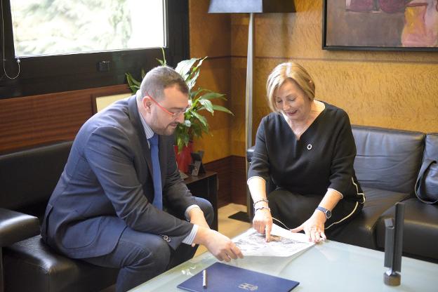 La alcaldesa pide al Principado que asuma «más competencias» en el Centro Niemeyer