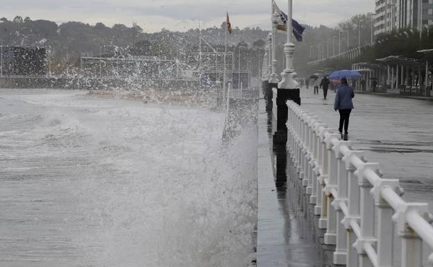 Asturias, en alerta amarilla por fuertes lluvias y oleaje este miércoles