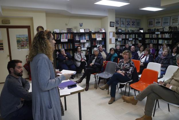 Nuevo Gijón, Perchera y La Braña urgen mejoras en la línea 18 y el ambulatorio